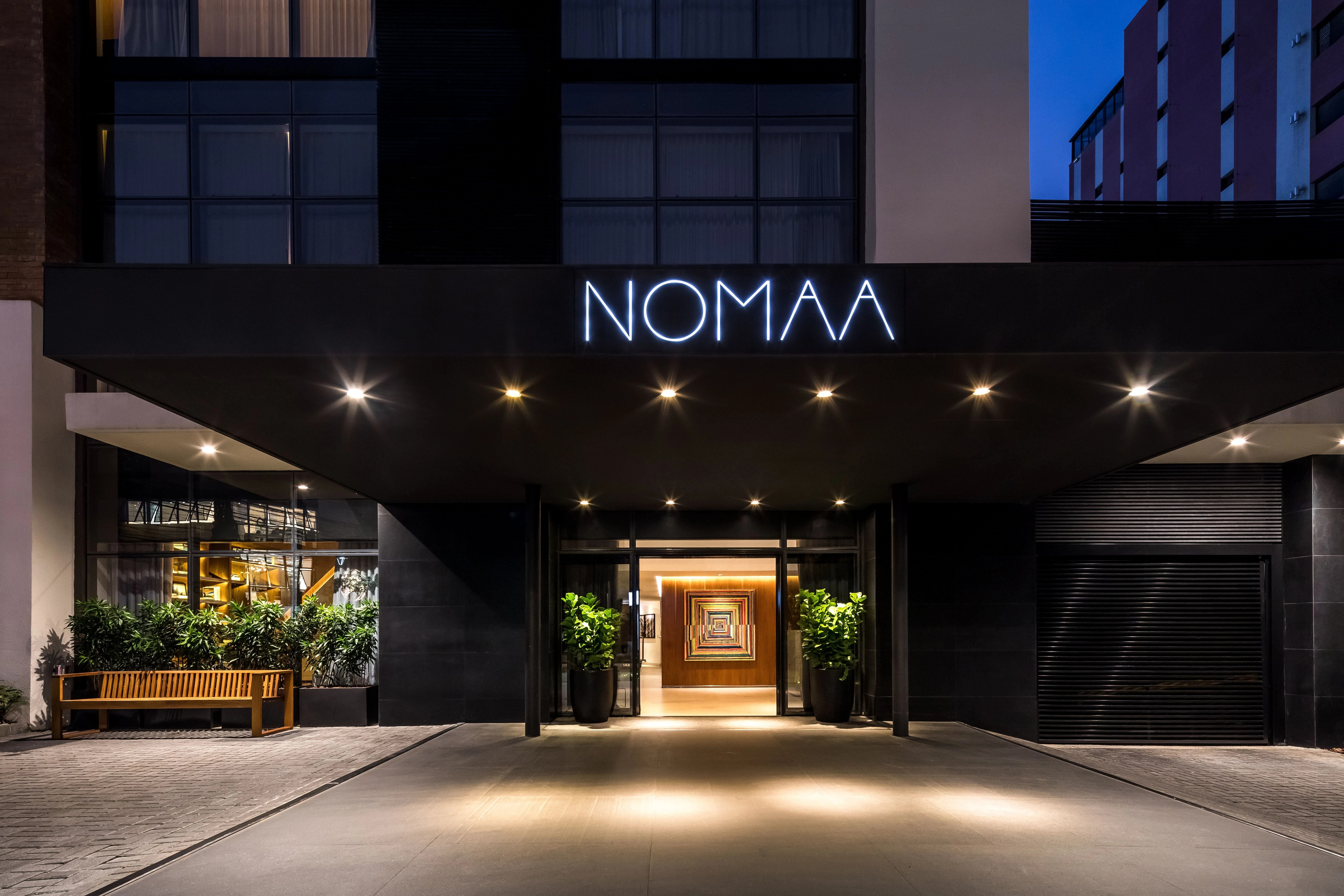 Nomaa Hotel celebra uma década de acolhimento, arte e design