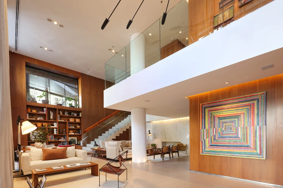 Nomaa Hotel celebra uma década de acolhimento, arte e design