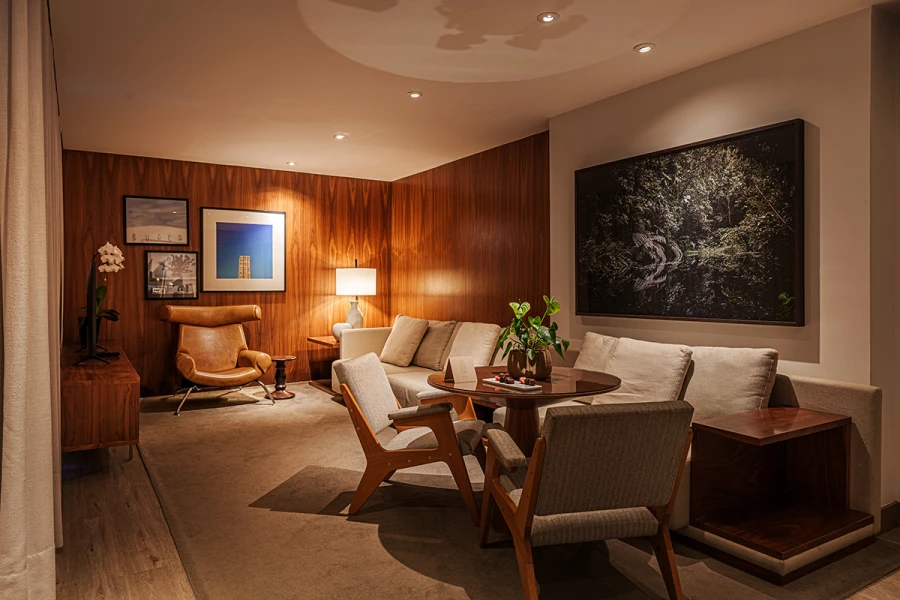 Nomaa Hotel celebra uma década de acolhimento, arte e design